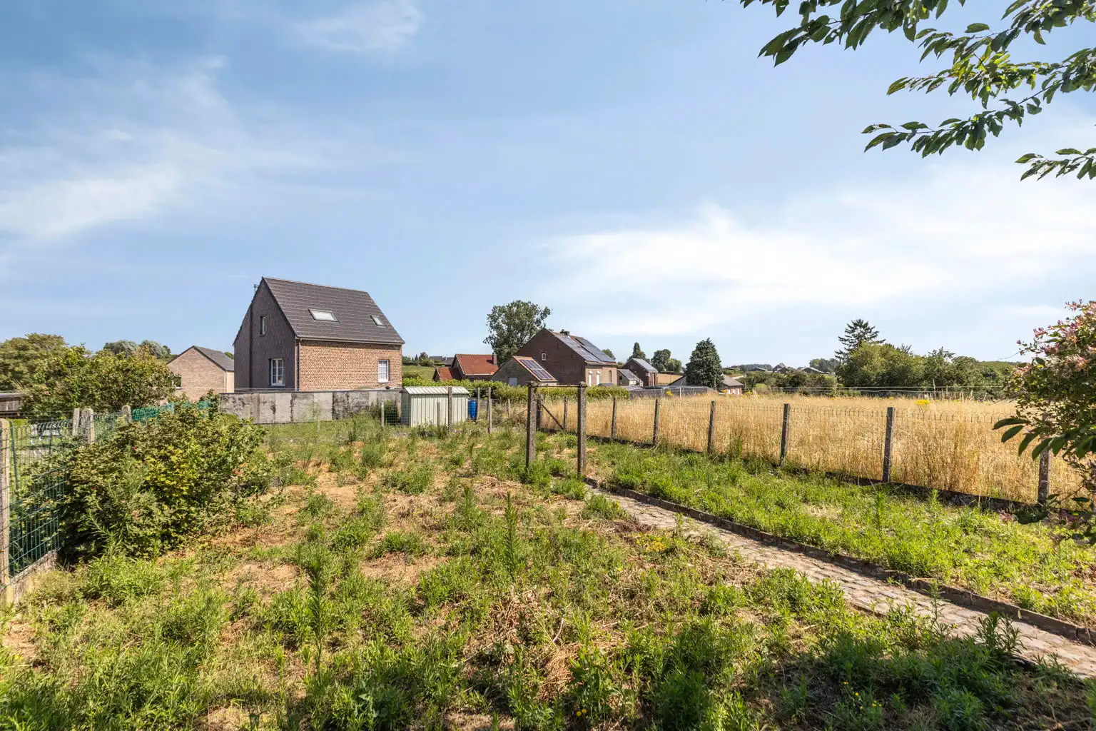 WONING MET TUIN IN DOODLOPENDE STRAAT foto 30