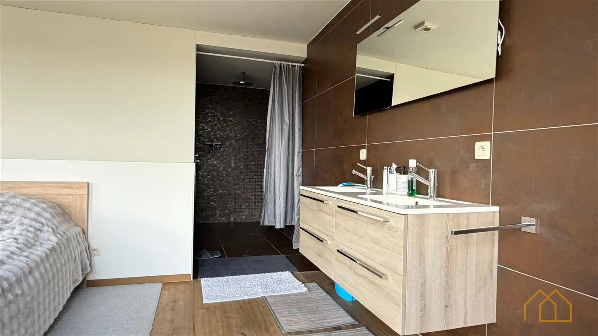 Modern appartement met mooi uitzicht foto 11