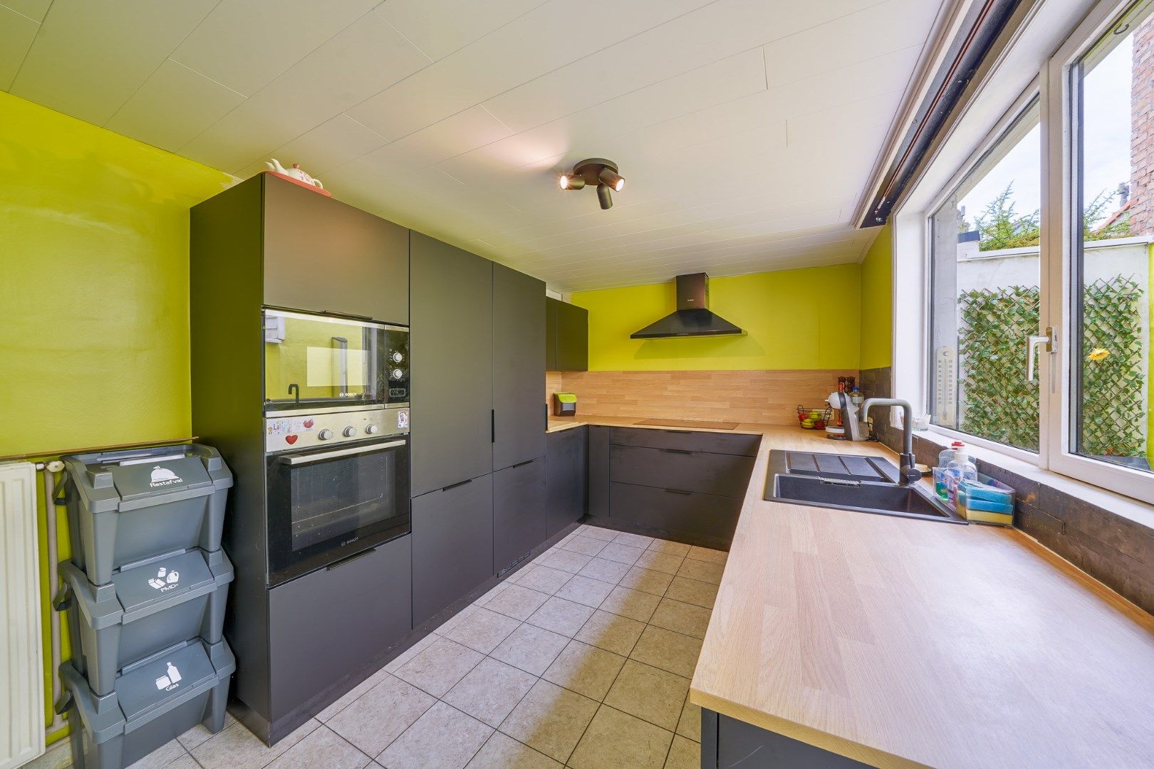 Ruime gezinswoning met 5 slaapkamers te Oostende foto 7