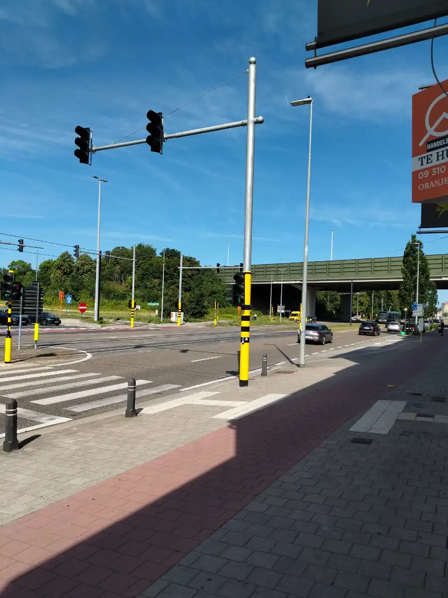 Instapklaar handel/kantoor ruimte met veel visibiliteit foto 16
