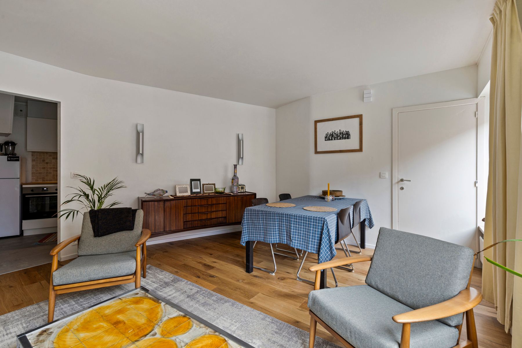 Instapklare stadswoning met grote garage ! foto 4