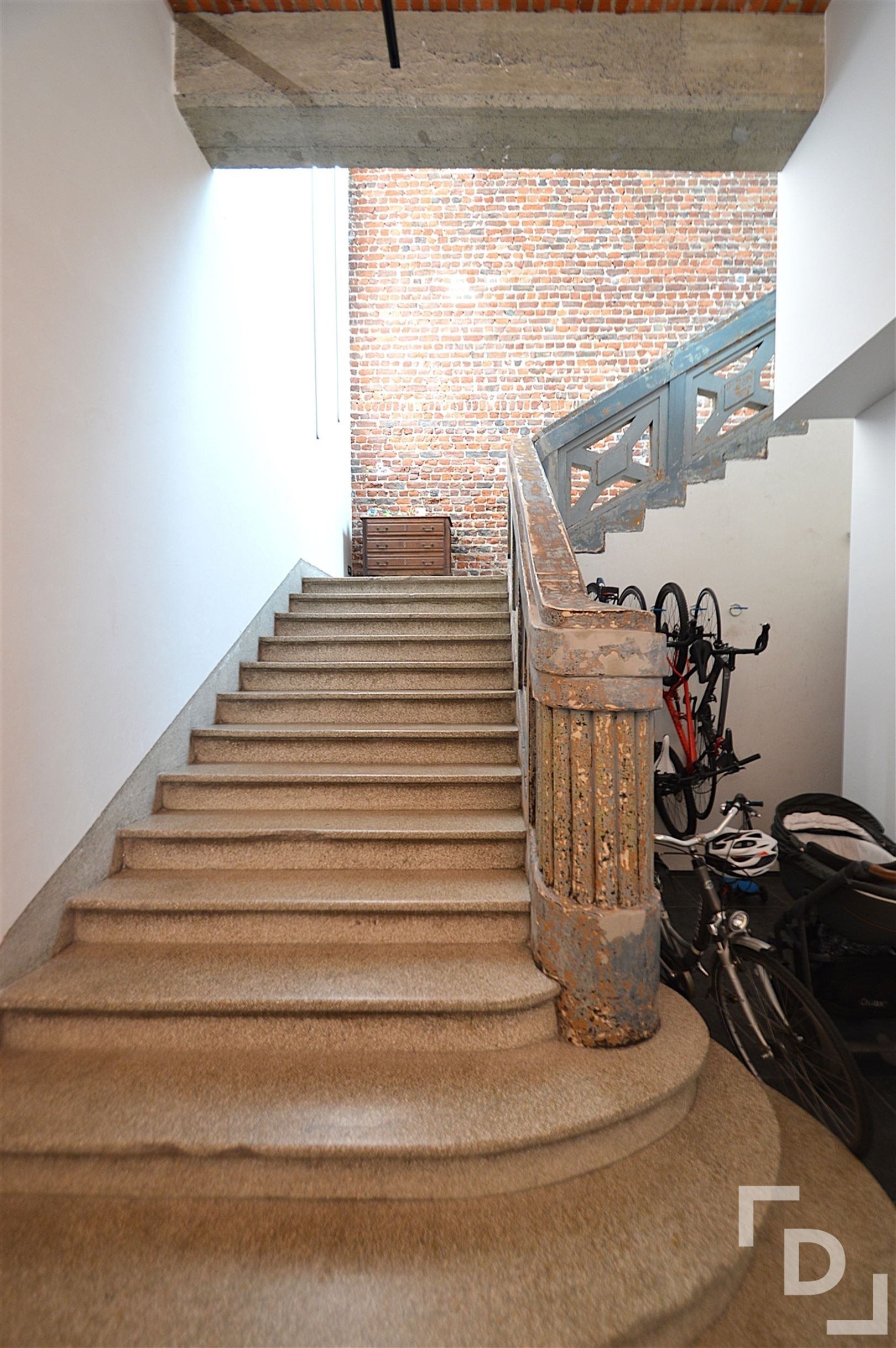 Duplex appartement in loftstijl in Ieper centrum foto 13