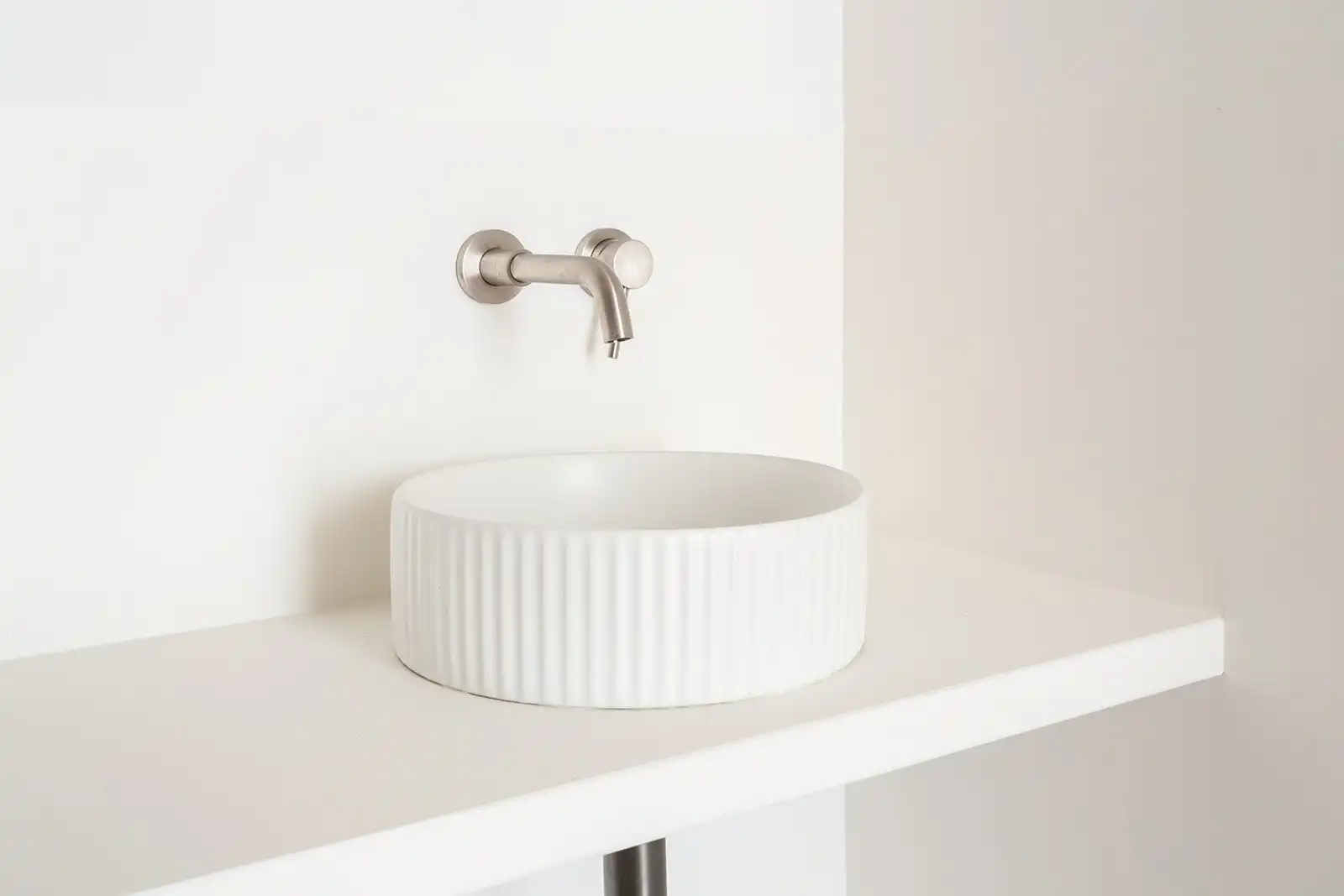 Architecturaal kantoorgebouw op absolute zicht locatie!  foto 12