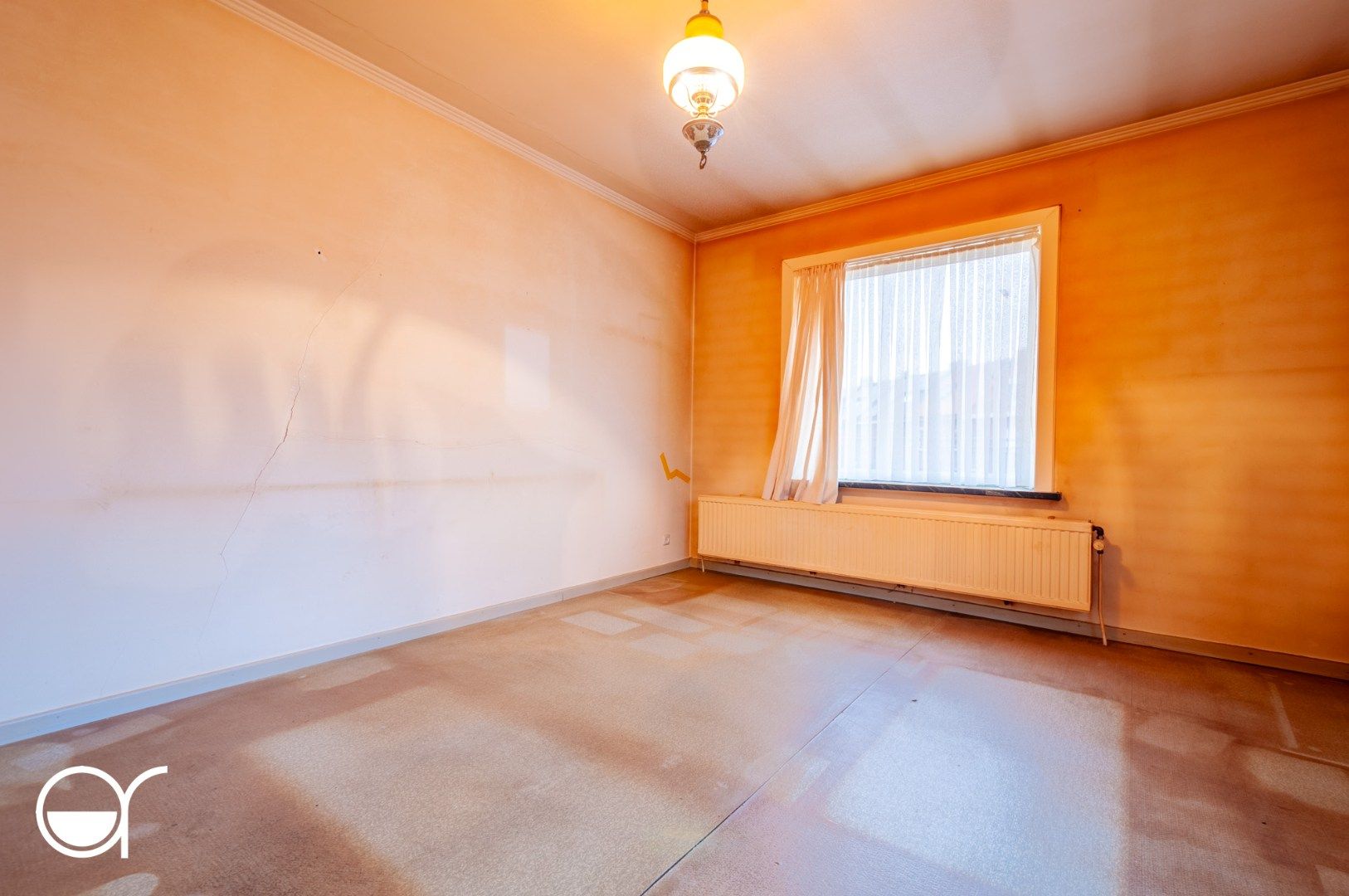 Op te frissen halfopen bebouwing met 5 garages in Mariakerke foto 19