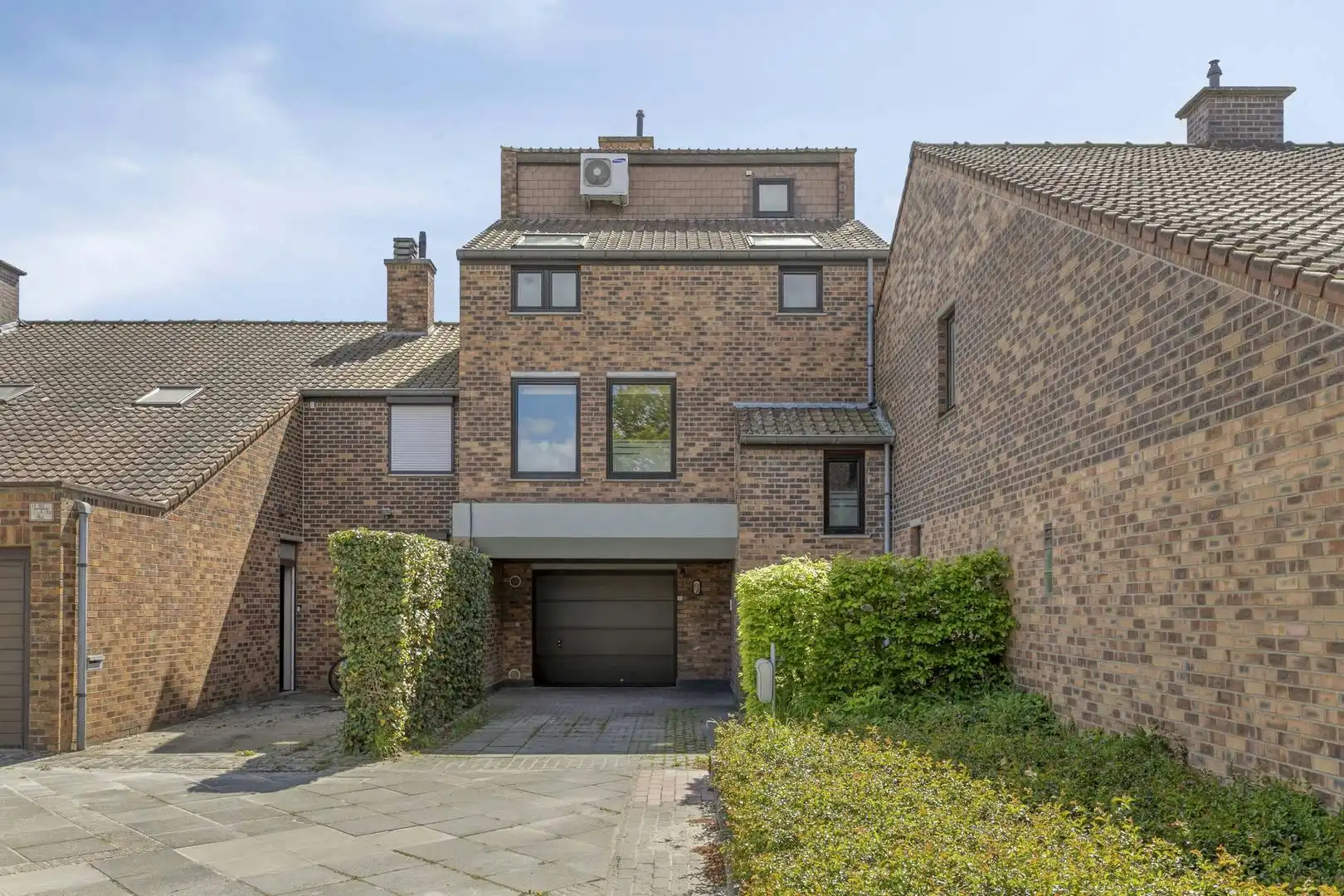 Instapklare woning in rustige wijk te koop in Kortrijk! foto 14