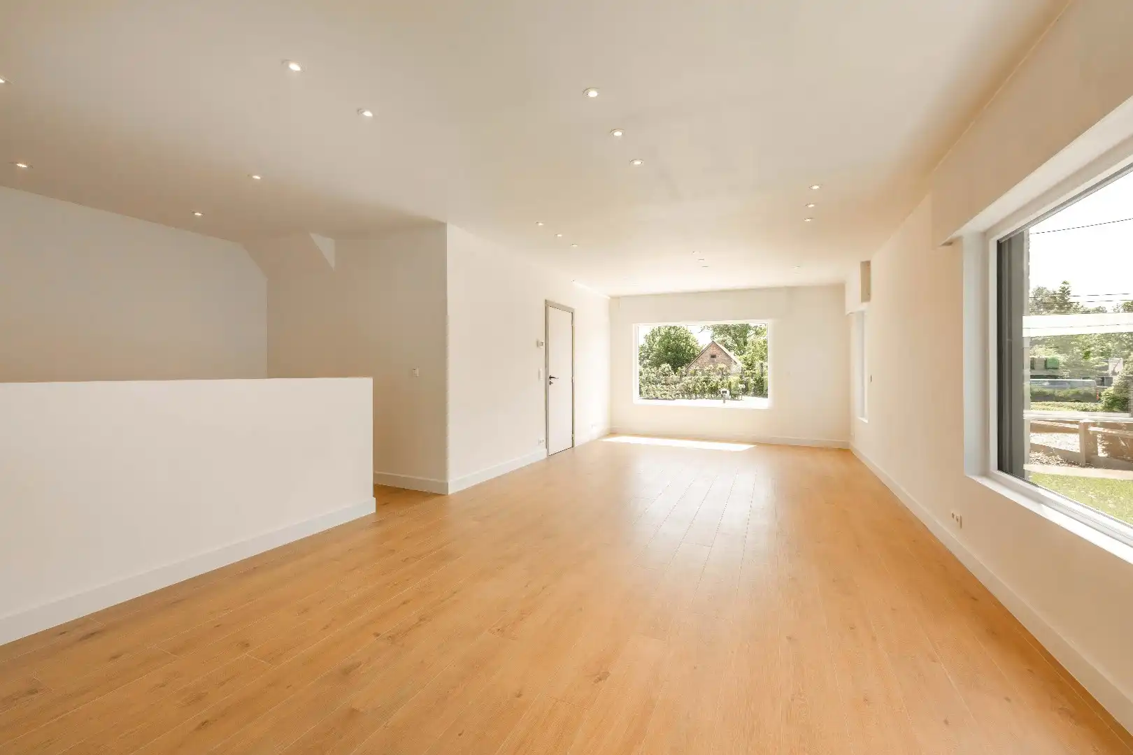 VOLLEDIG GERENOVEERDE WONING OP TOPLOCATIE IN KOOLSKAMP foto 4