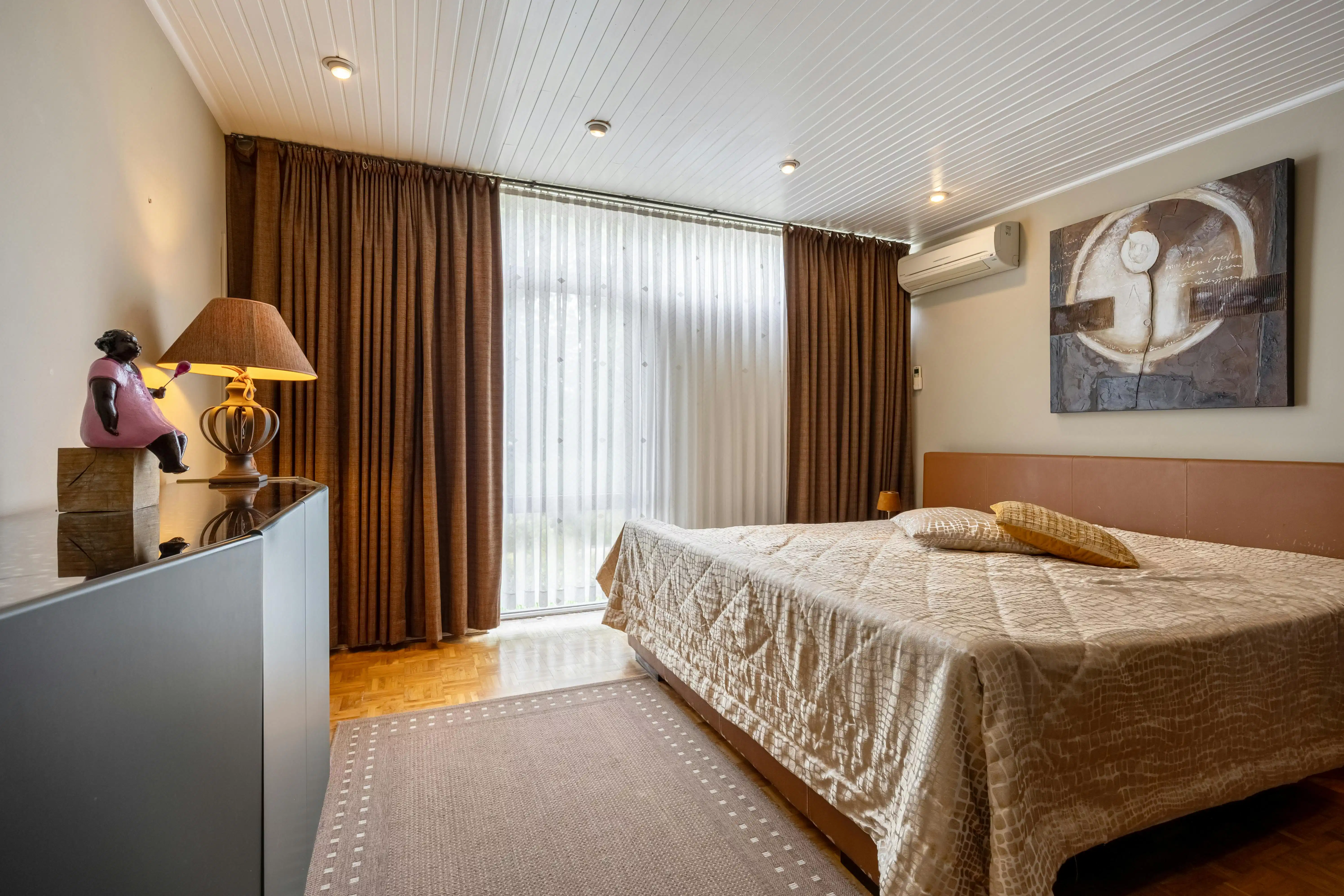 Uitzonderlijke villa met praktijk op toplocatie in Hasselt foto 28