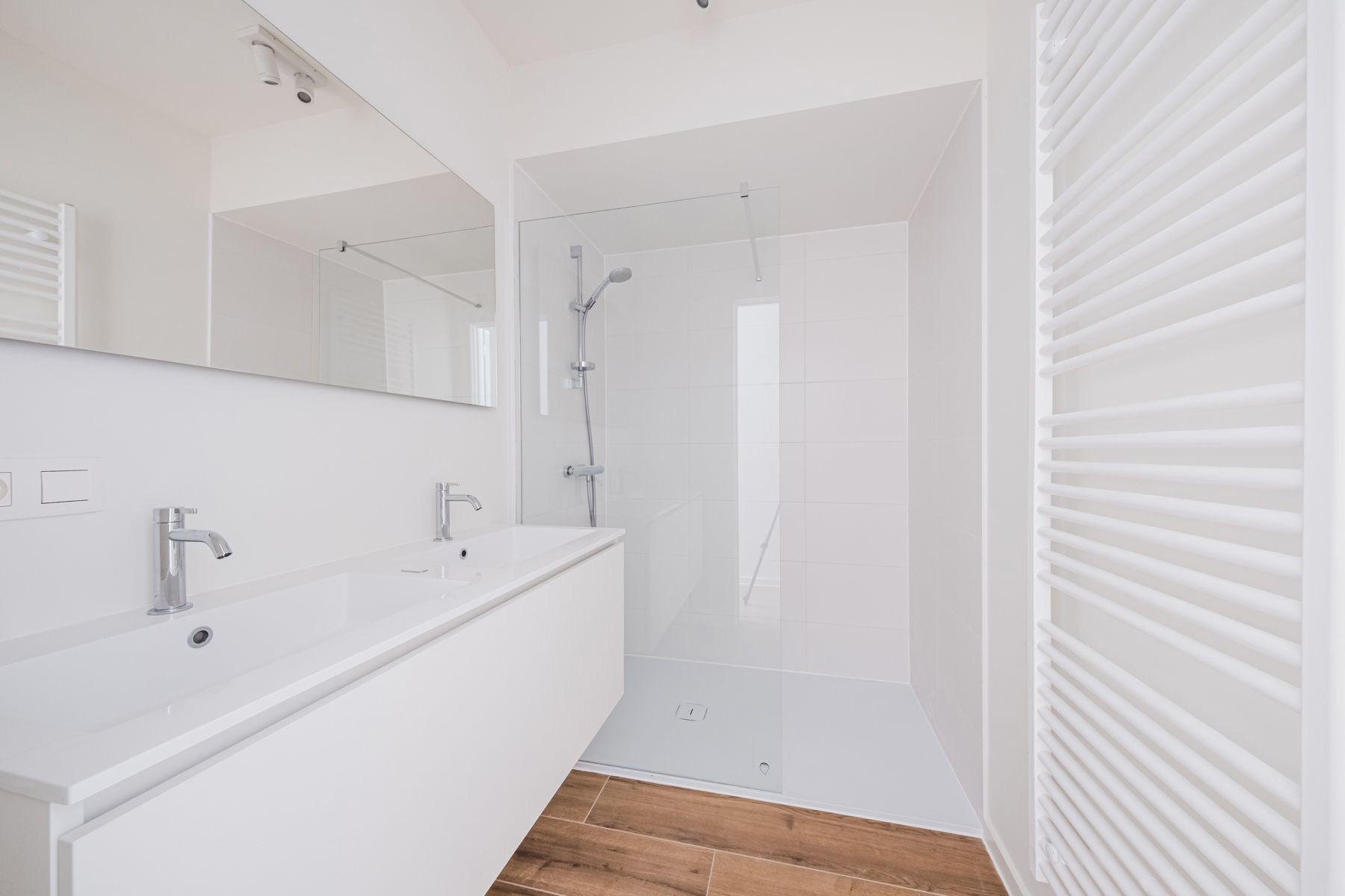 Gloednieuw 2-slaapkamer-appartement met terras op t' Zuid  foto 6