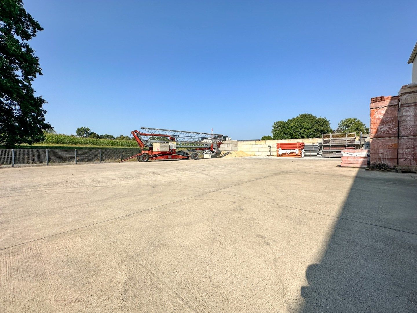 Loods/opslagruimte (500 m²) met koer, Industrieterrein Torhout foto 5