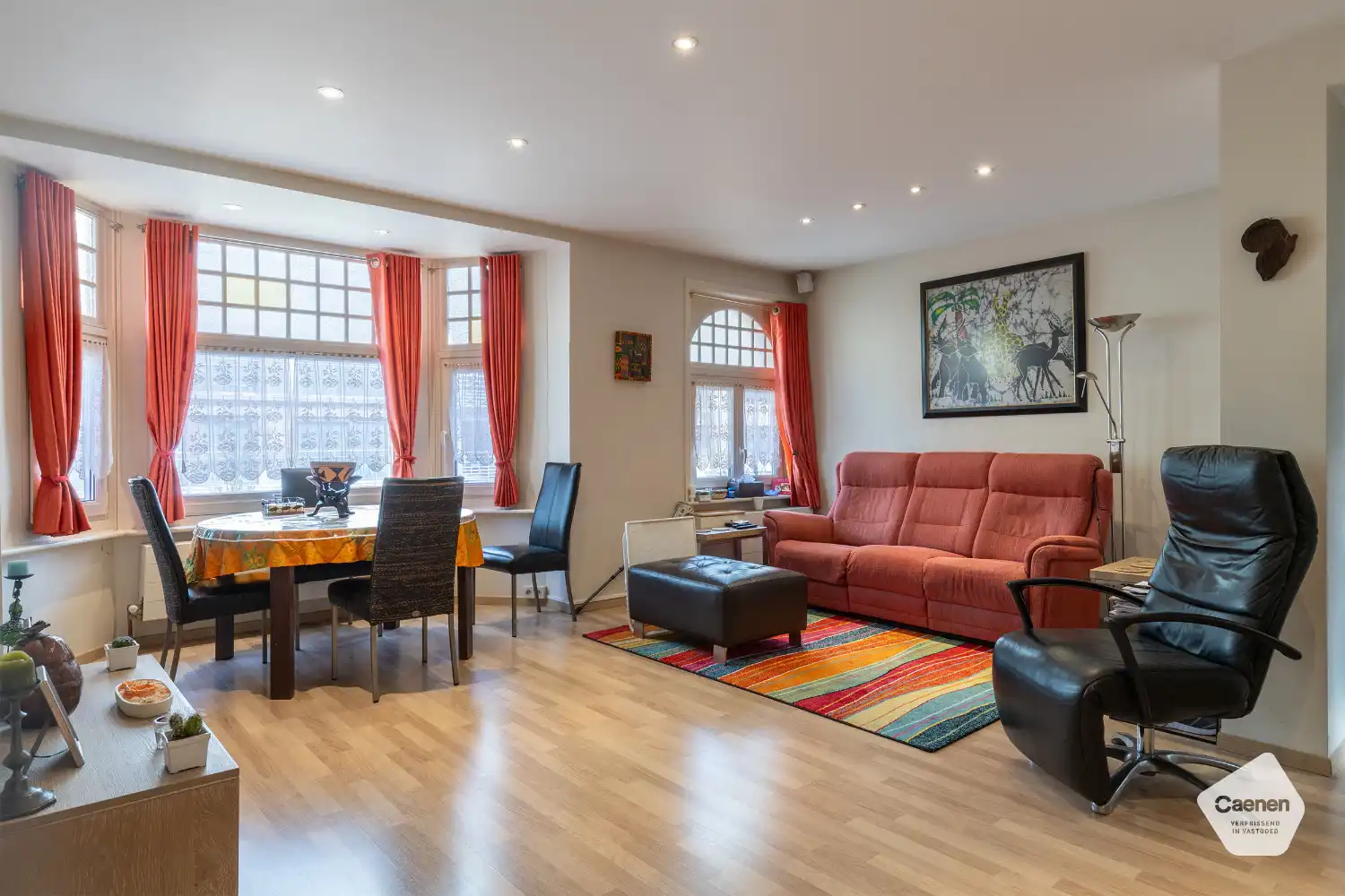 Ruim karakterappartement met 4 slaapkamers, gelegen in historisch pand foto 2