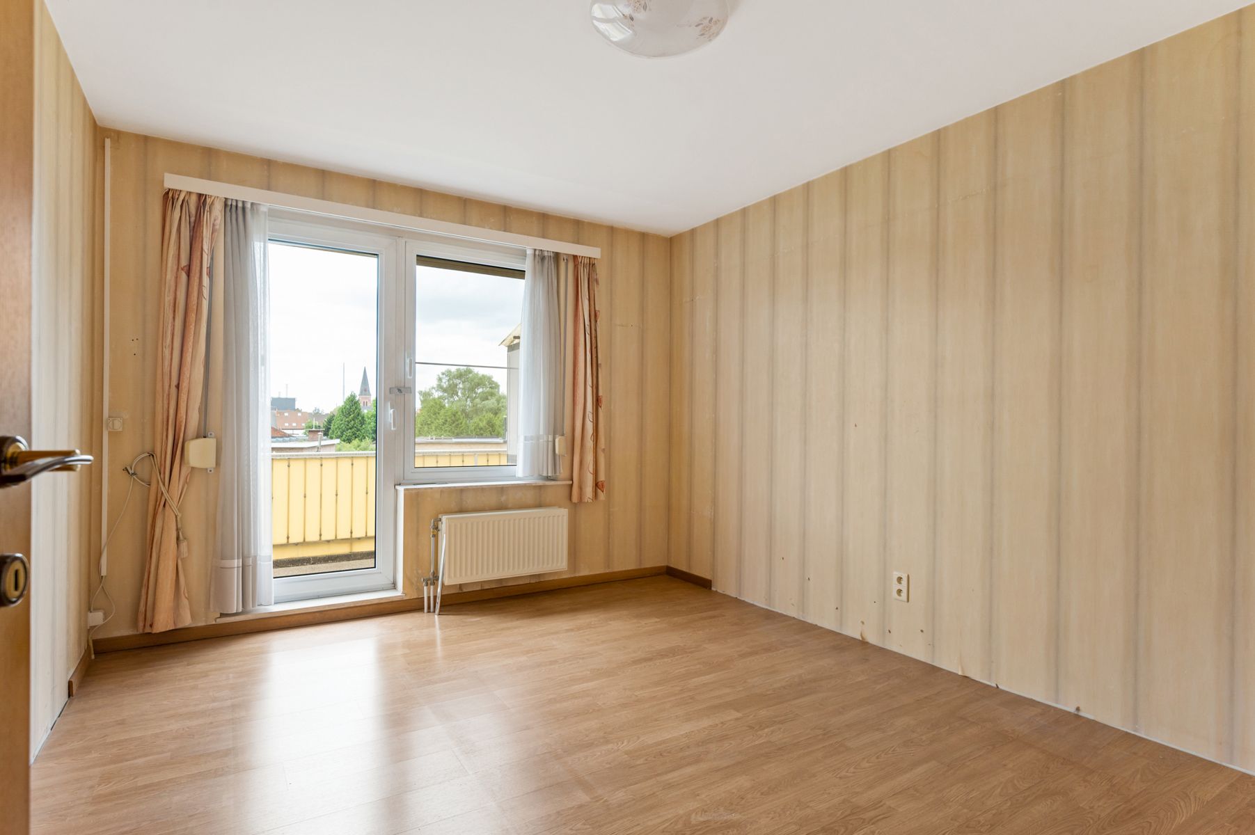 Prima onderhouden app met 2 kamers en terras foto 9