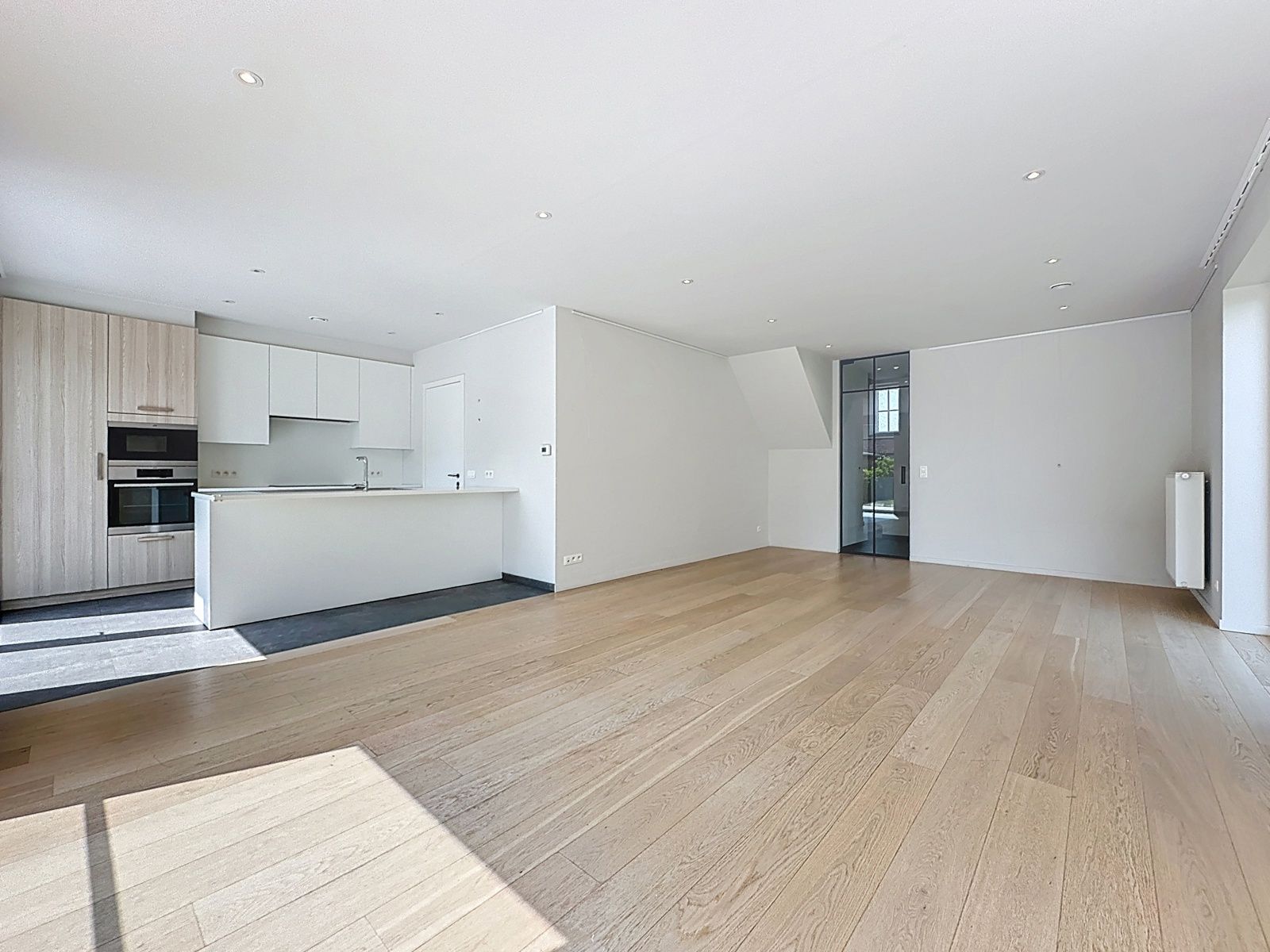 Luxueus afgewerkte driegevel-villa met 5 slaapkamers foto 2