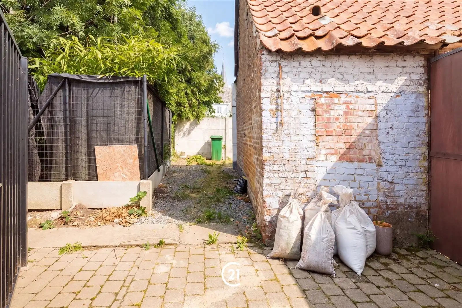 Te renoveren woning in Herzele. foto 14