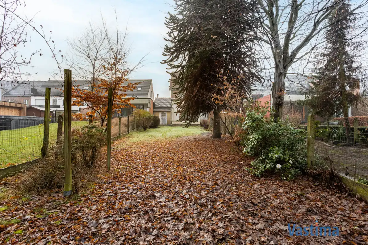 Op te frissen gezinswoning met 3 slaapkamers, garage en tuin foto 26