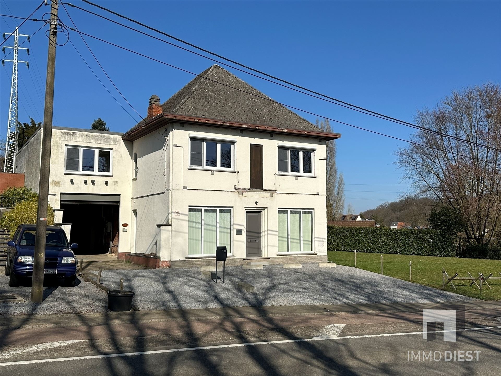 Unieke woning met praktijk en bouwgrond op zichtlocatie foto 5