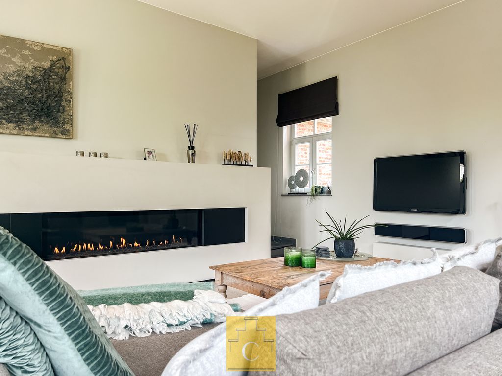 instapklare half open woning met garage en zonnige tuin foto 8