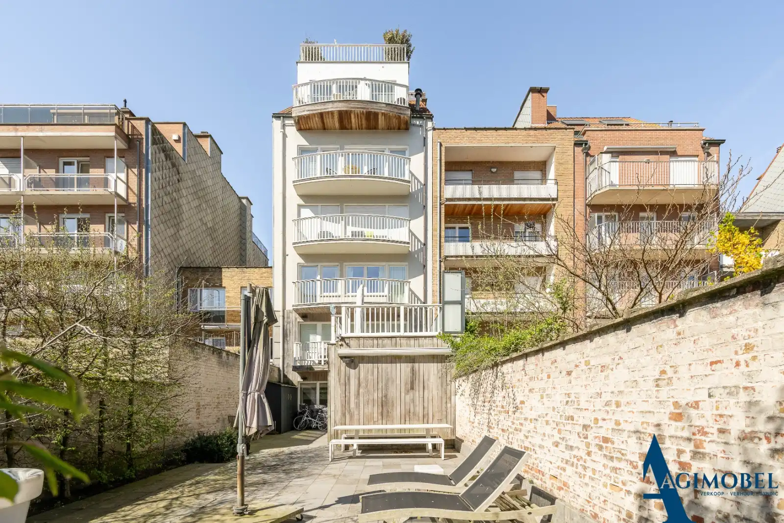 Beleef een vakantie aan zee met landelijke charme  in dit ruim appartement met terras/koer en 3 grote slaapkamers, 200m van het strand. foto 19