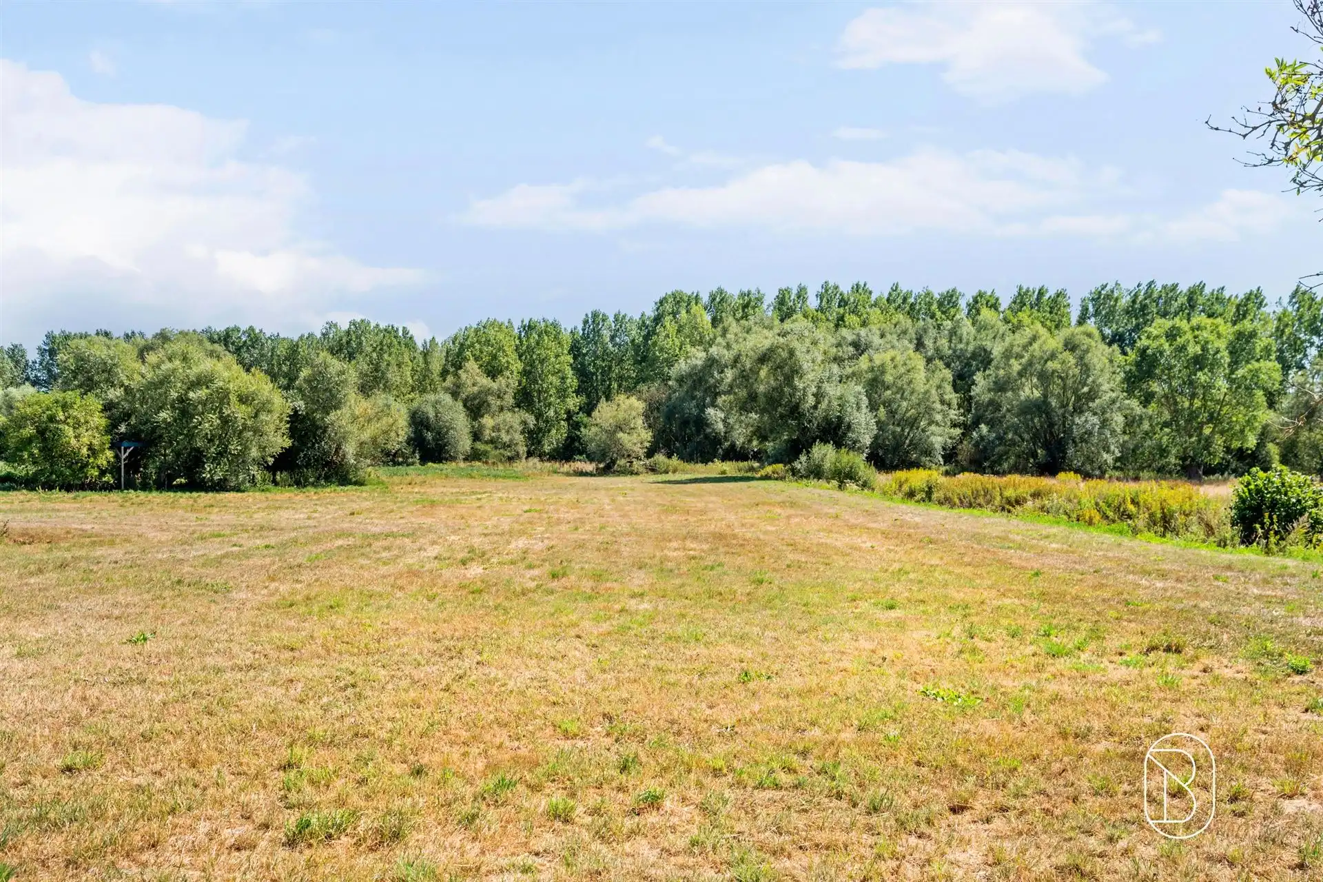 Zeer mooi gelegen bouwgrond met een prachtig zicht!  foto {{pictureIndex}}