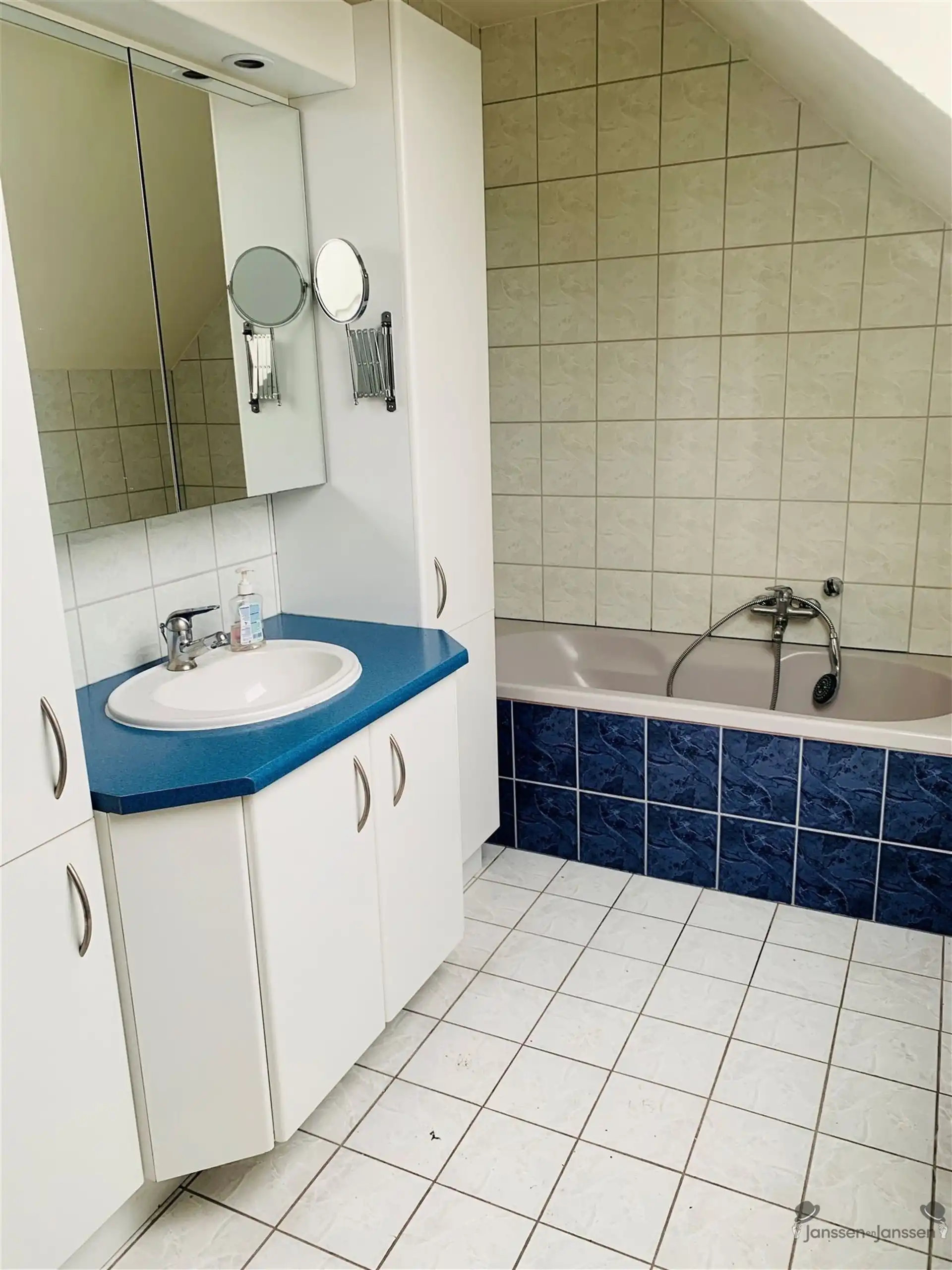 Rustig gelegen duplex appartement met terras foto 7