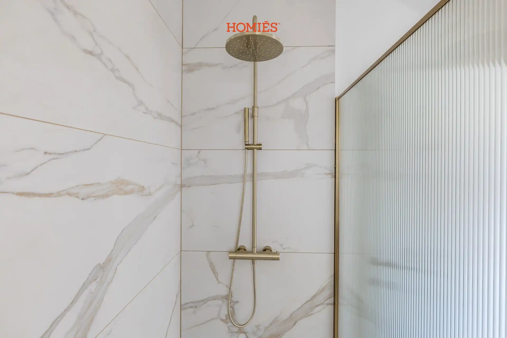 Luxe 3-slaapkamerappartement met privatief tuintje foto 23