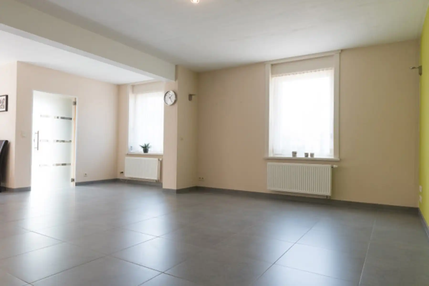 Een volledig gerenoveerde driegevelwoning met garage... foto 9