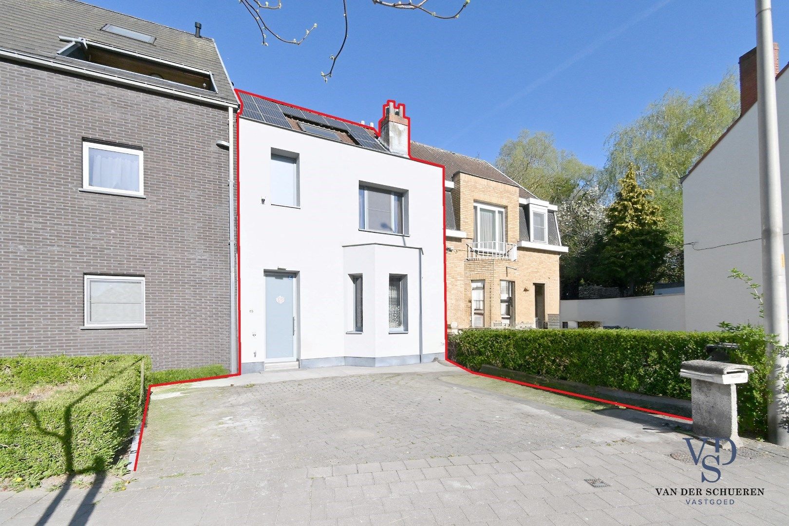 Instapklare woning (met 2 staanplaatsen). foto 2