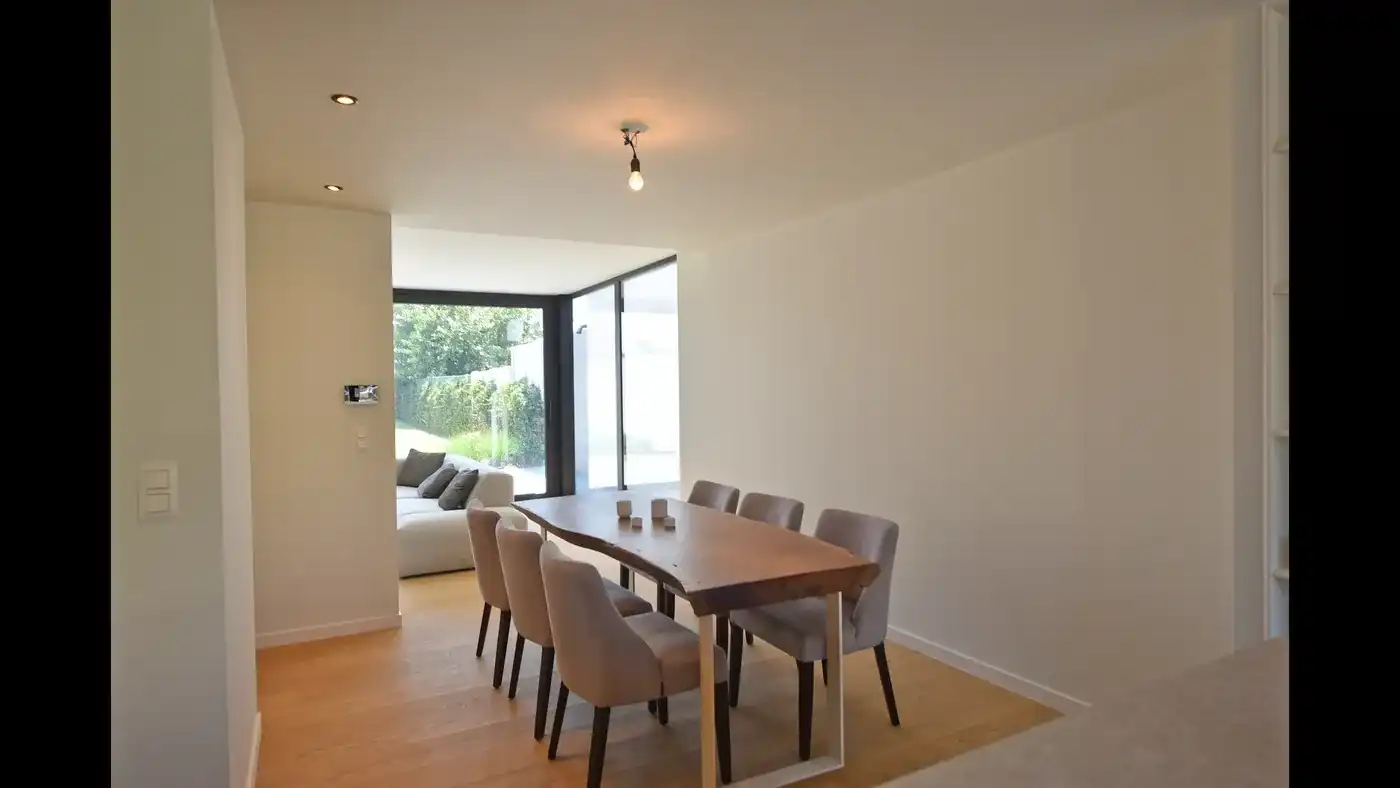 Volledig gerenoveerde en energiezuinige woning met prachtige diepe tuin foto 5