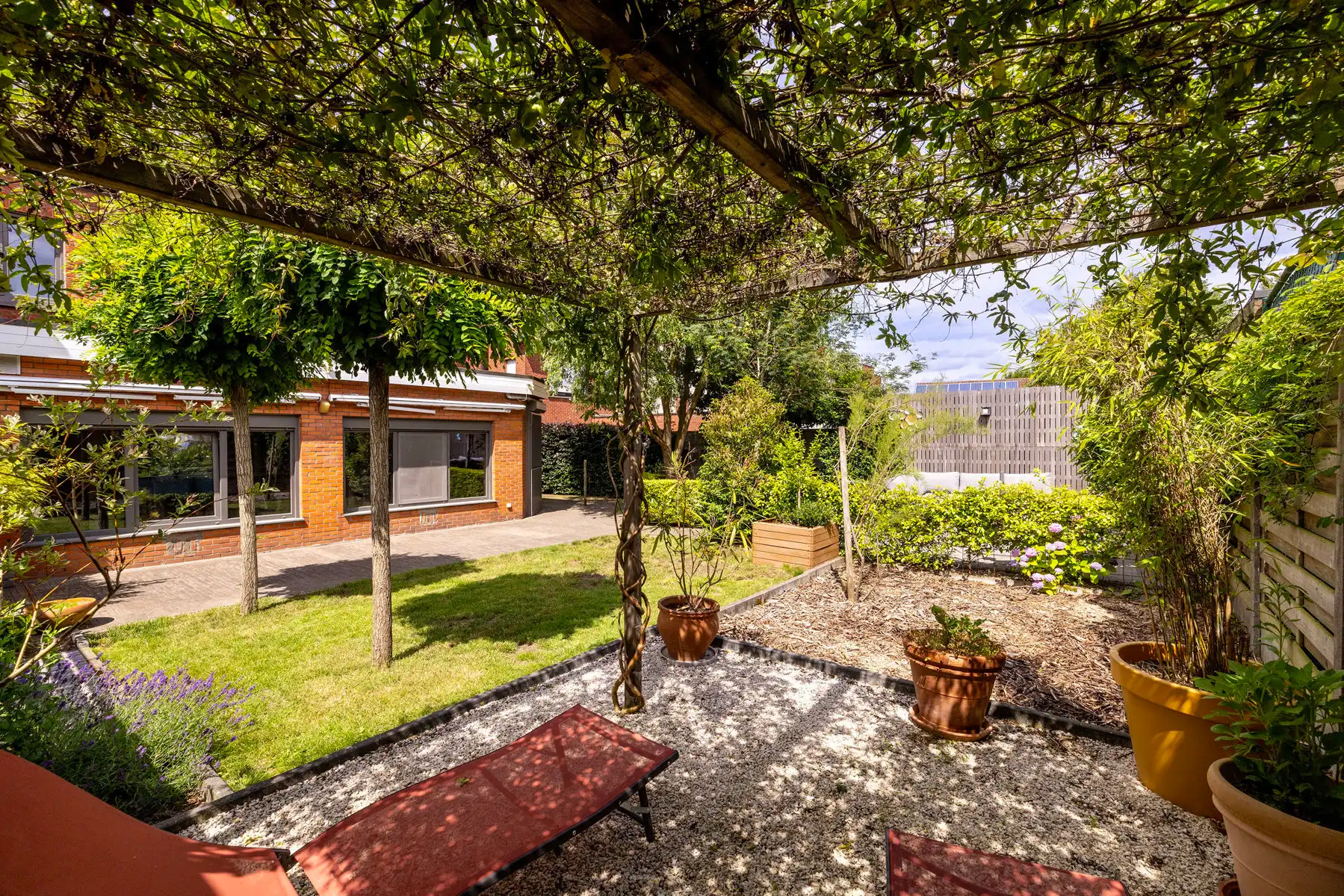 Instapklare woning met 4 slpks, 2 badks en gezellige tuin foto 29