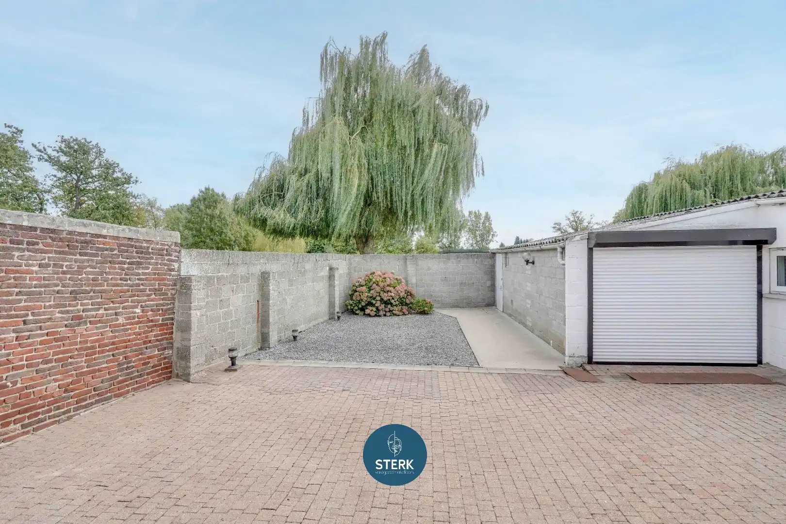 VERZORGDE GEZINSWONING OP EEN ONDERHOUDSVRIENDELIJK PERCEEL IN UIKHOVEN !  foto 3