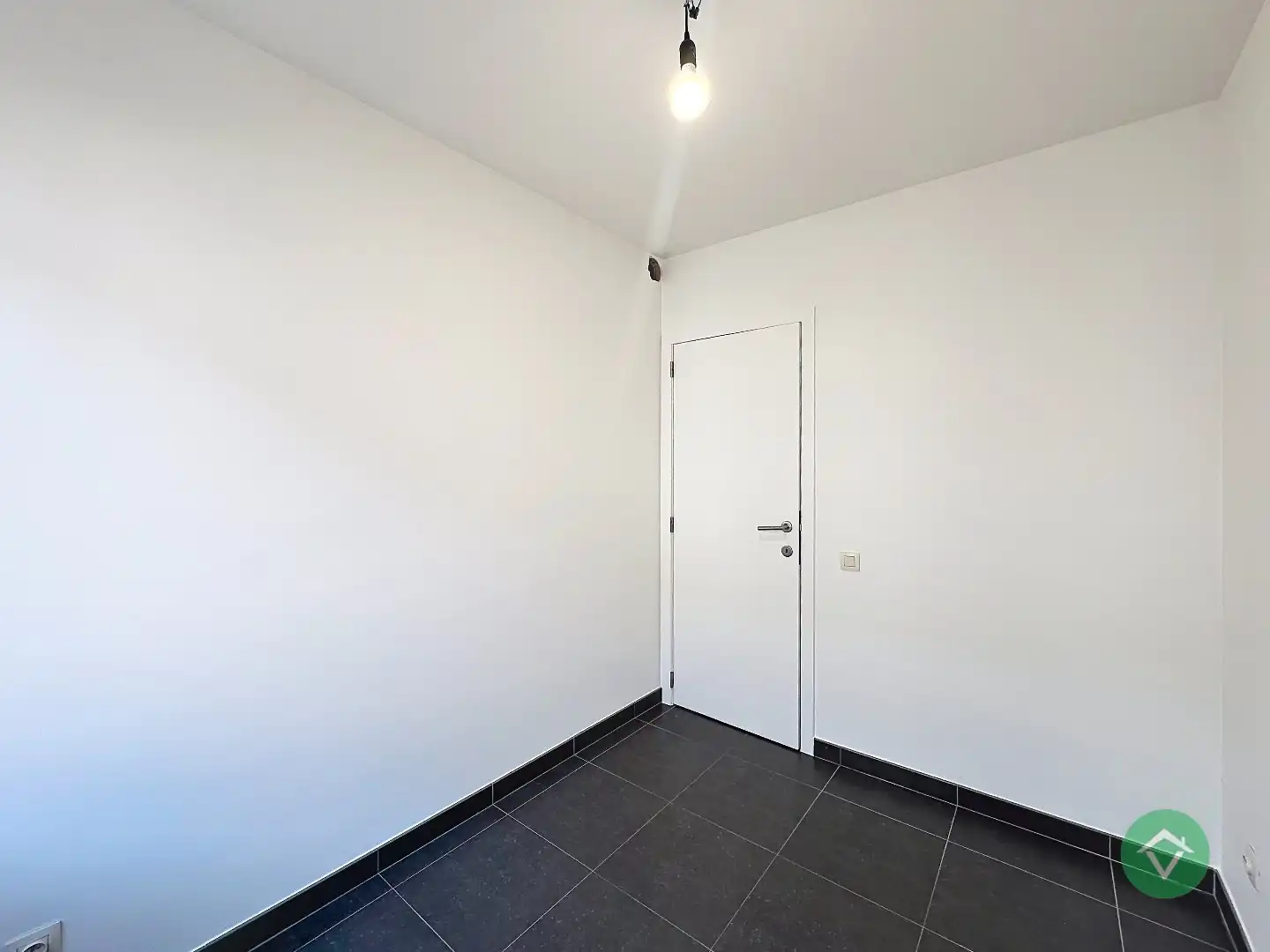 Instapklaar gelijkvloers appartement met staanplaats te Gistel foto 19