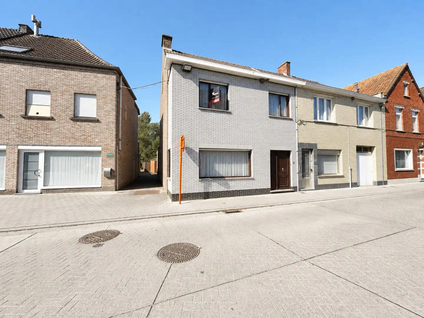 Halfopen woning met tuin en 3 slaapkamers foto {{pictureIndex}}