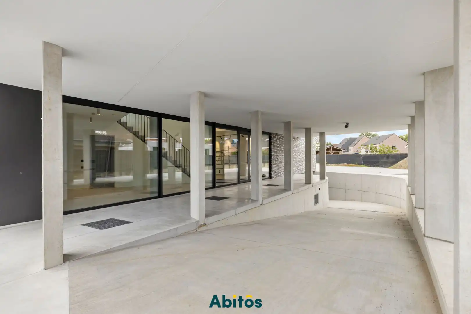 Commerciële ruimte met uitstekende visibiliteit en bereikbaarheid foto 8