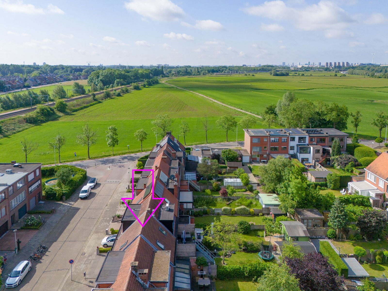 Verzorgde woning met dubbele parkeerplaats nabij Ekeren-Donk! foto 18