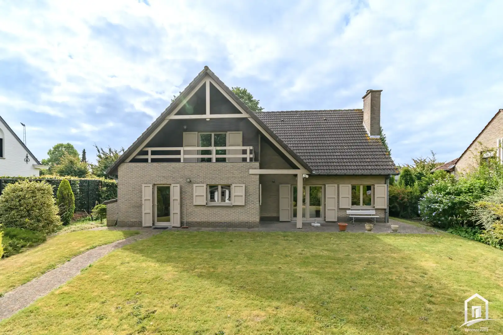 Stijvolle villa in residentiële omgeving aan de stadsrand van Aalst. foto 14