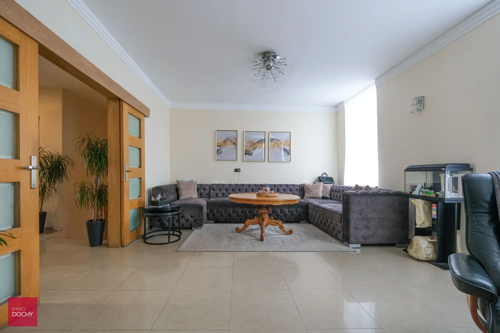 Vernieuwde stadswoning met lift aan Groeningepark foto 8