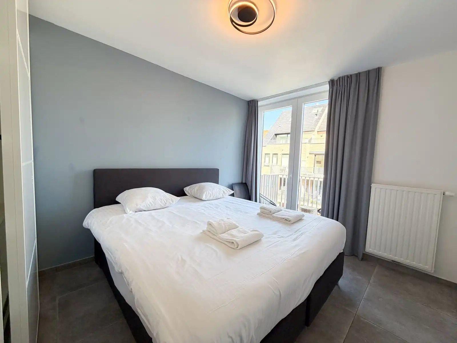 Jonge residentie met 2 slaapkamers en 2 terrassen foto 10