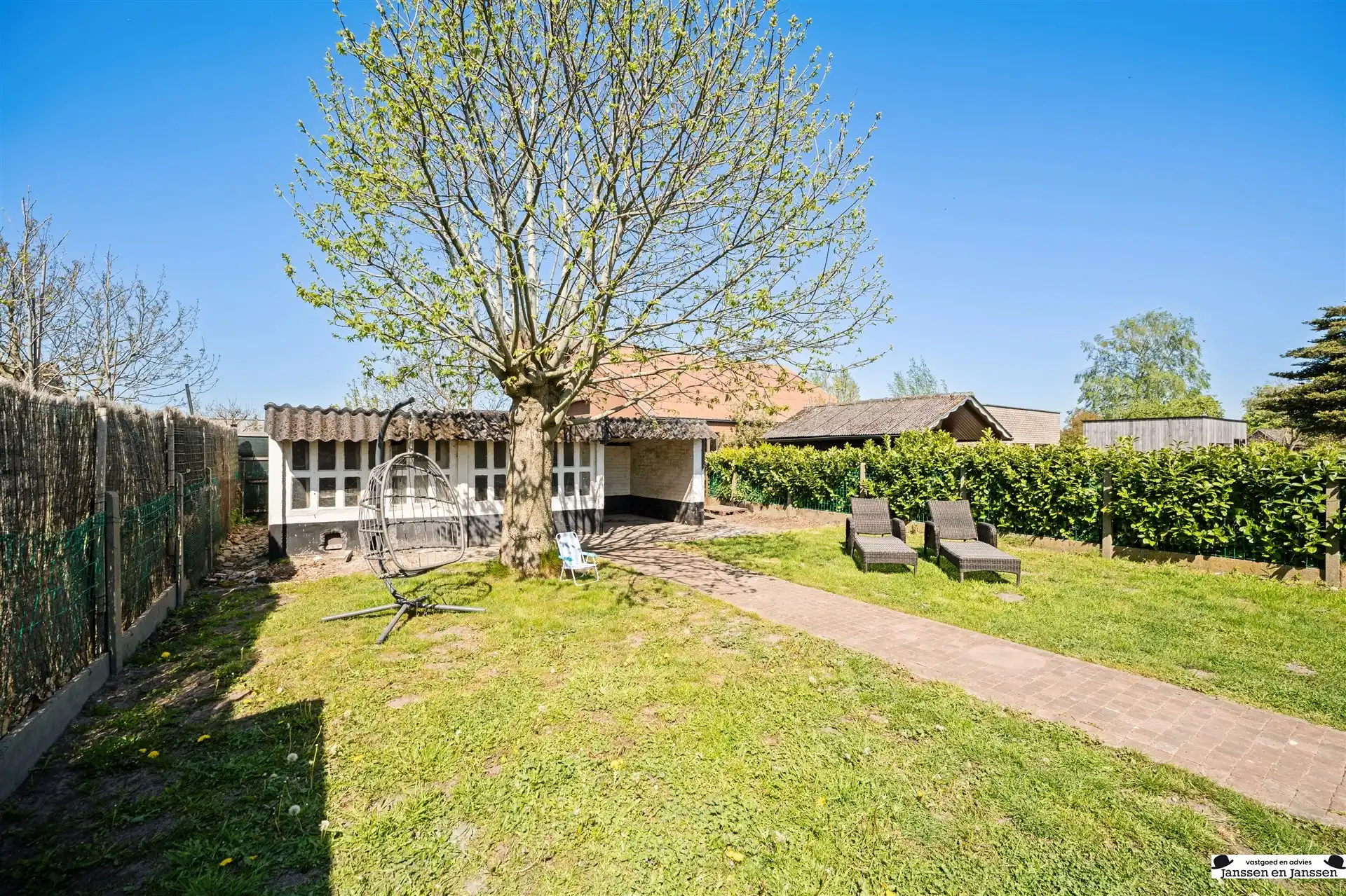 Instapklare gezinswoning met tuin nabij Brugge foto 20