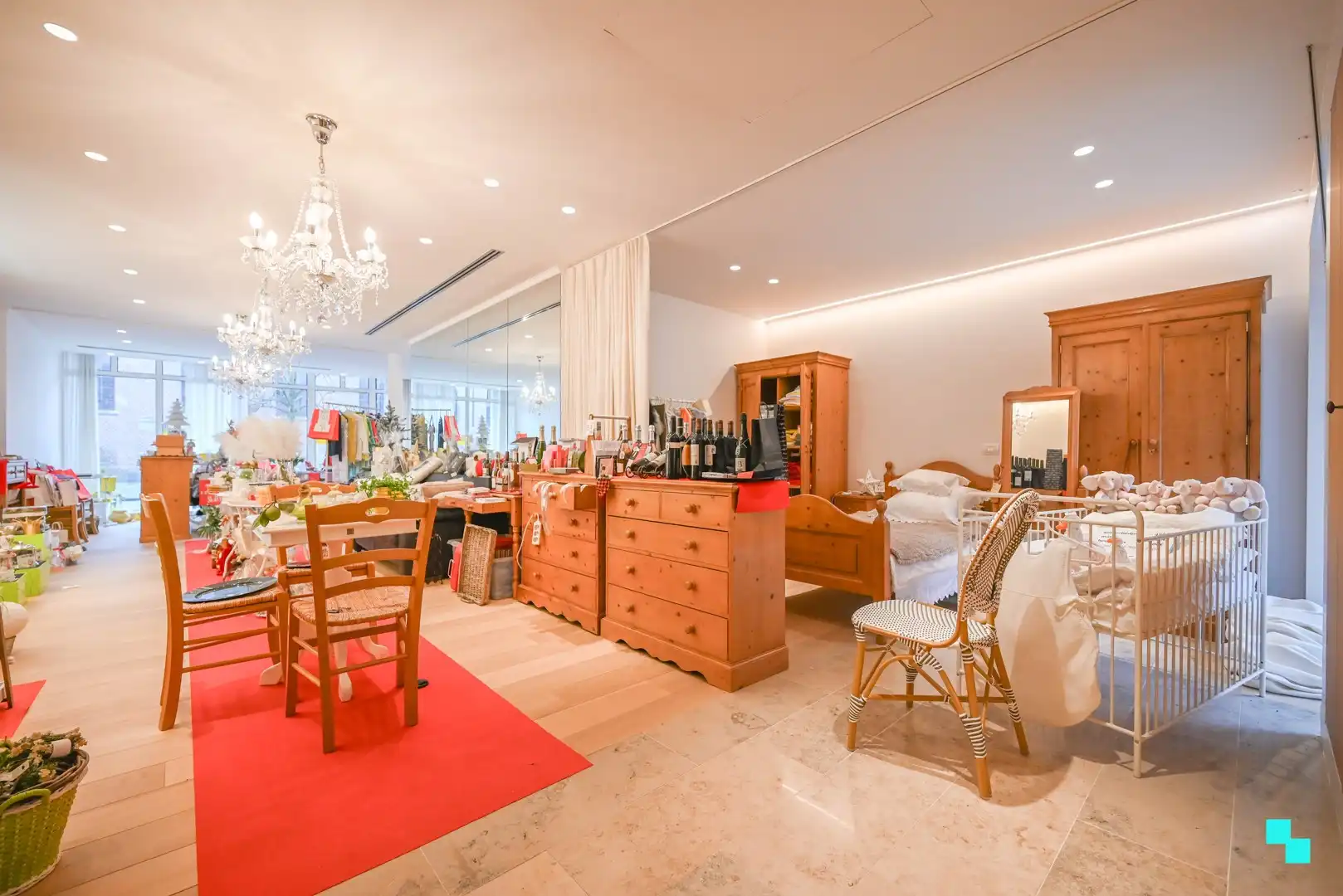 Uiterst centraal gelegen handelszaak met bijhorende opbergruimte foto 10