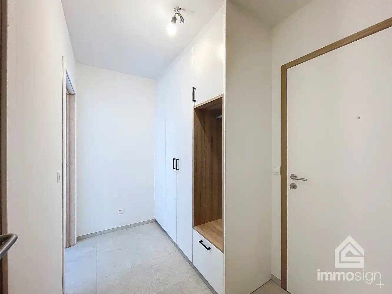 Instapklaar penthouse met 2 slaapkamers, ruim terras, 2 parkeerplaatsen en berging te Kinrooi foto 14