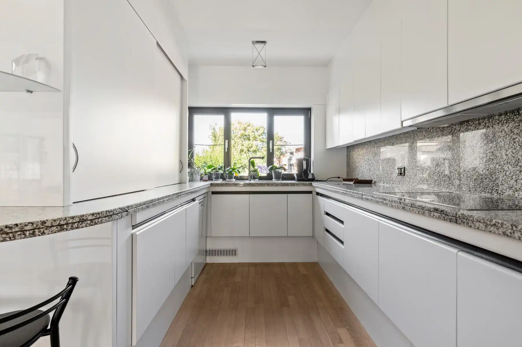 Modernistische woning met 6 slaapkamers en zuidwesttuin foto 14