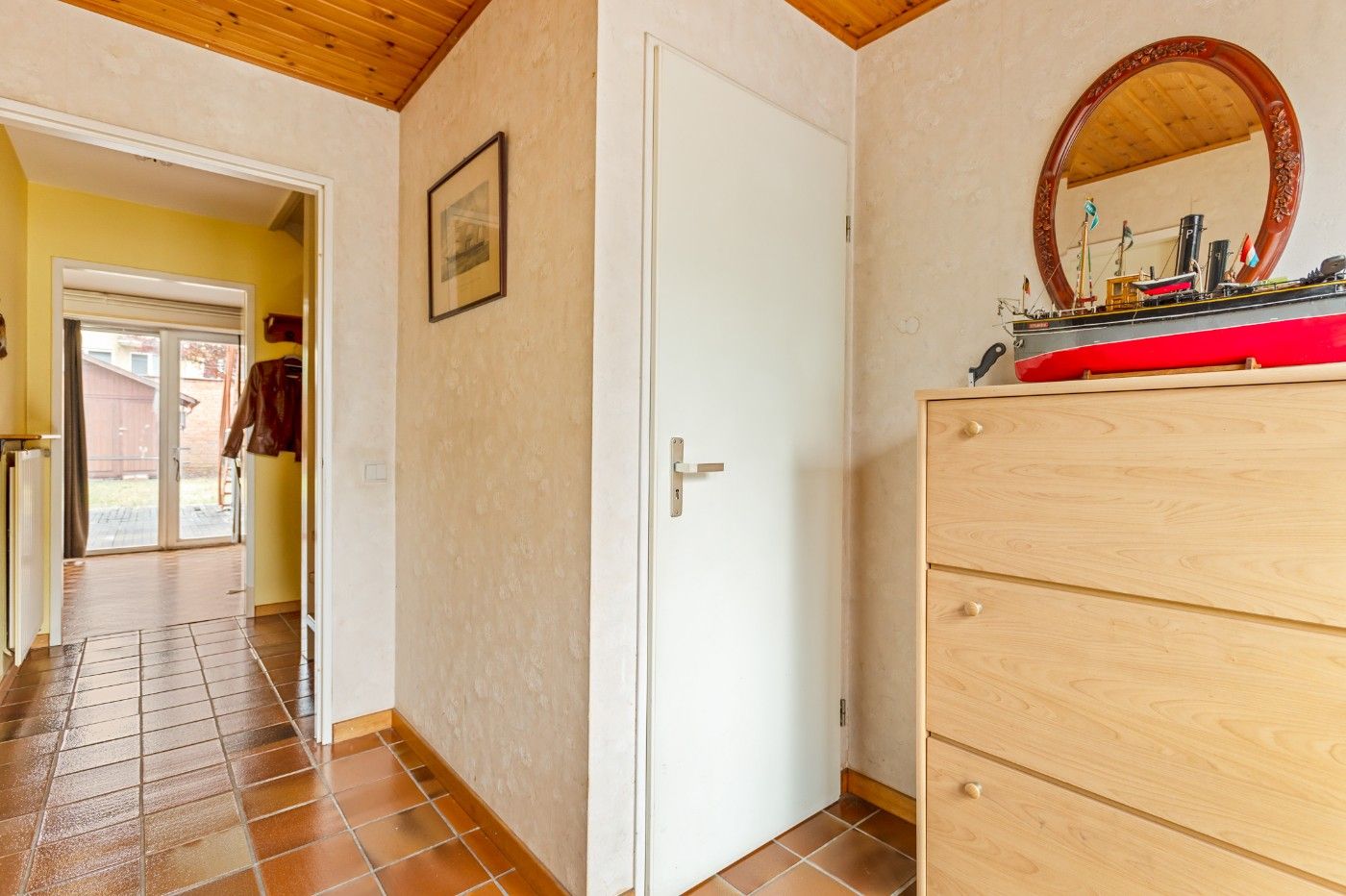 Op te frissen woning met 4 à 5 slpk., inpandige garage en zuidwest-tuin foto 20
