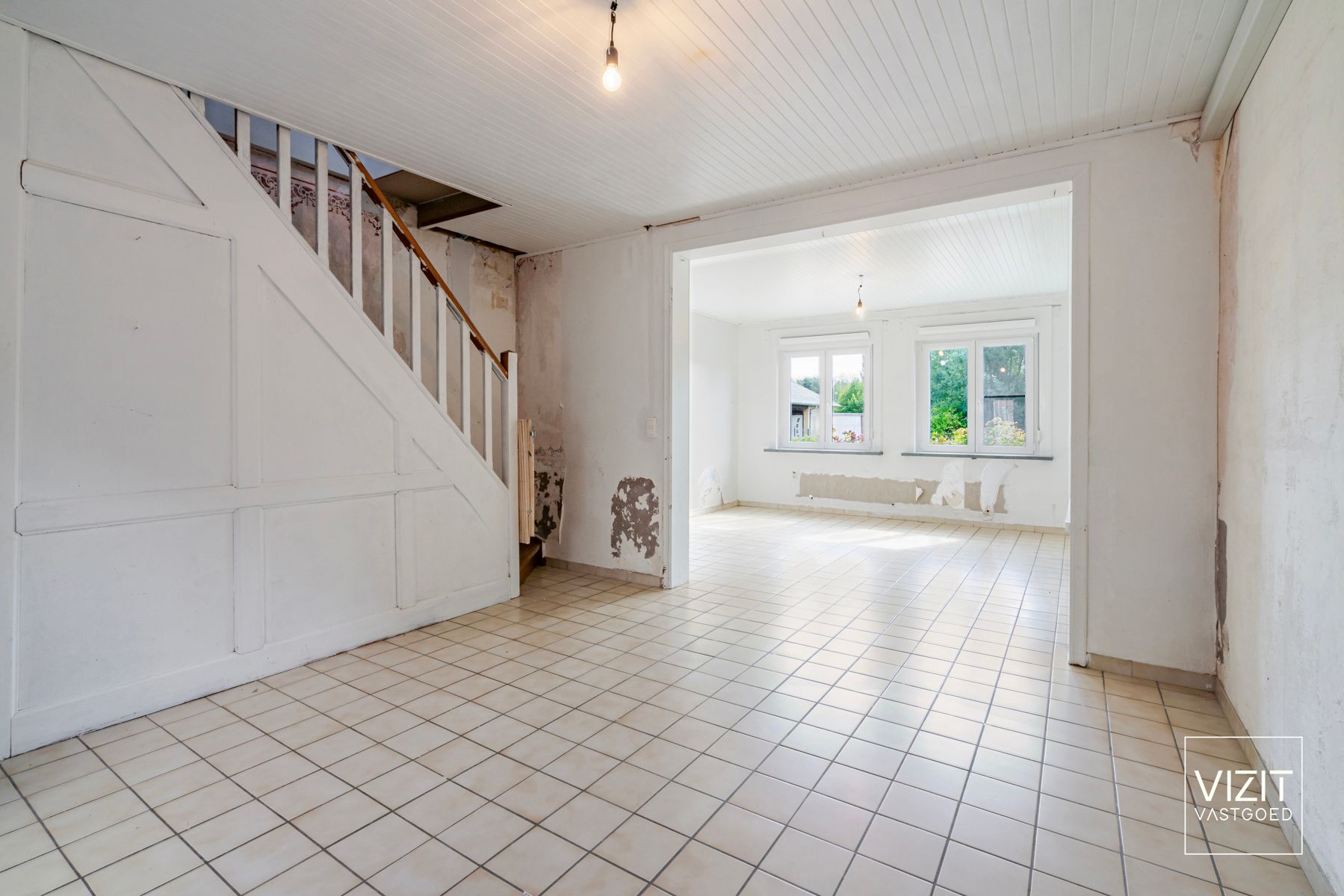 Zeer ruime halfopen woning aangename tuin foto 6