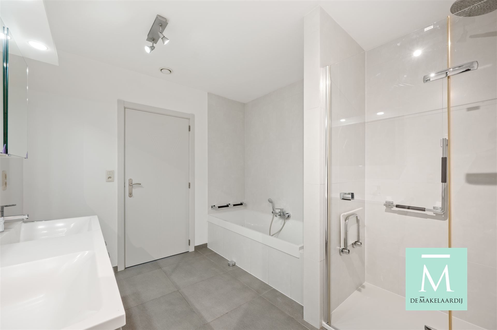 Prachtige halfopen woning aan de Vaart op de grens Zemst en Mechelen! foto 18