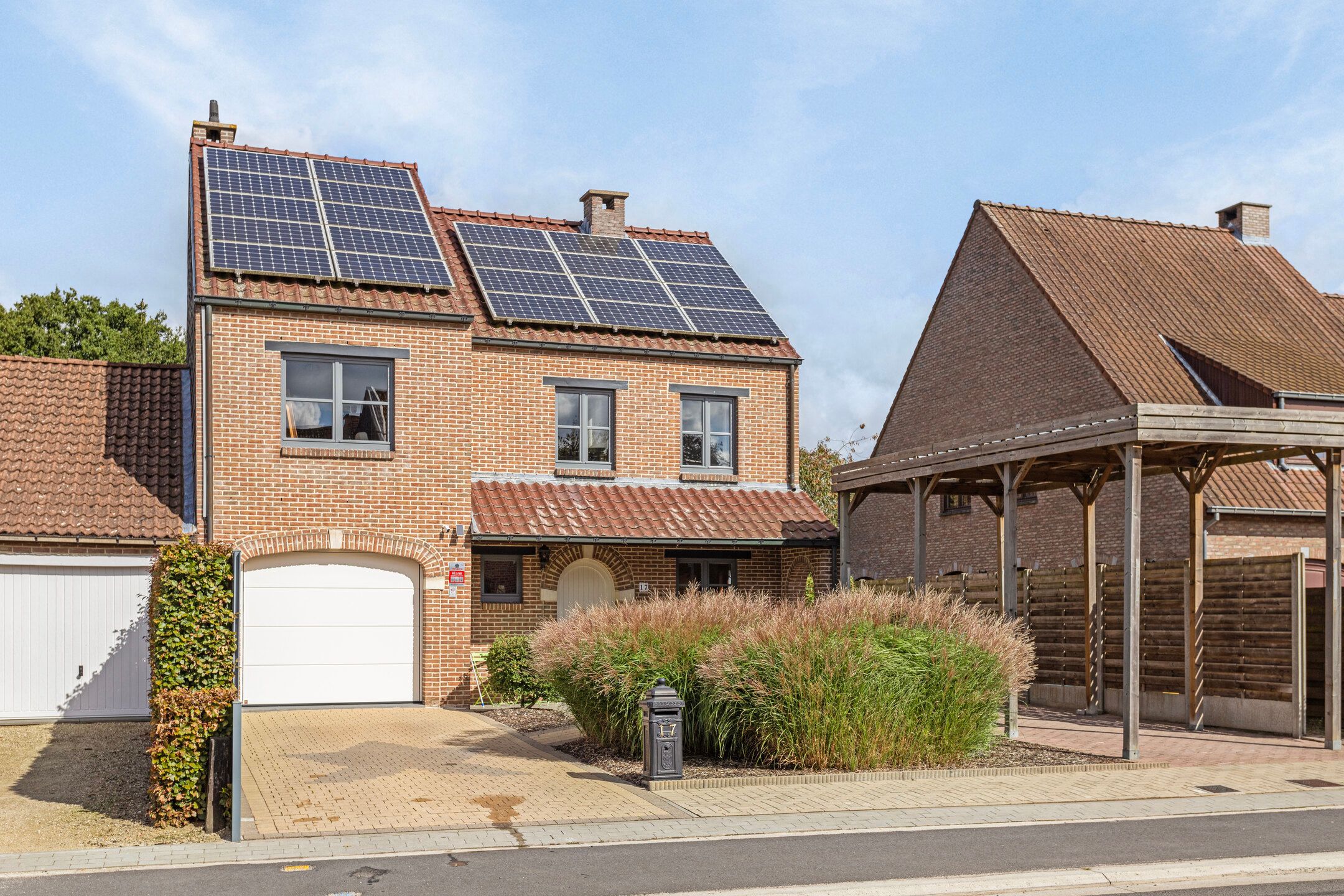 Instapklare eengezinswoning met tuin en zicht op het groen foto 1