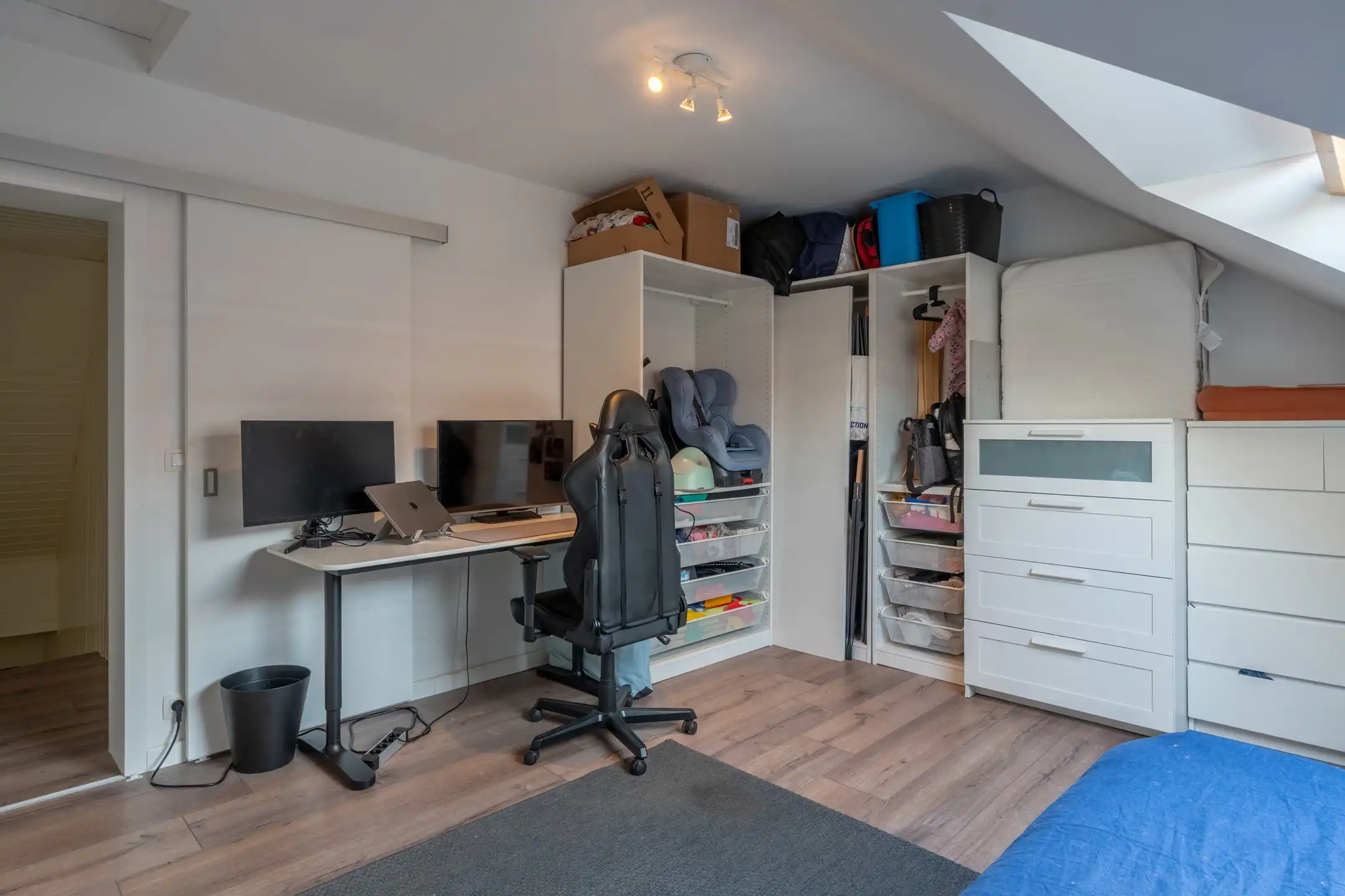 Recent gerenoveerde woning (2023) met 2 slaapkamers en gezellige stadstuin. foto 19