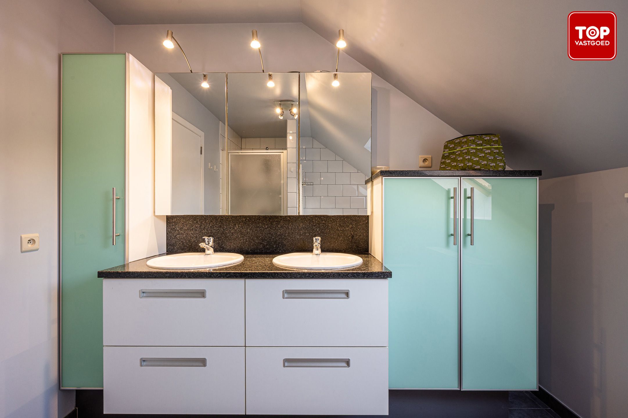 Instapklare woning in rustige straat met 3 slaapkamers, tuin en garage.  foto 17