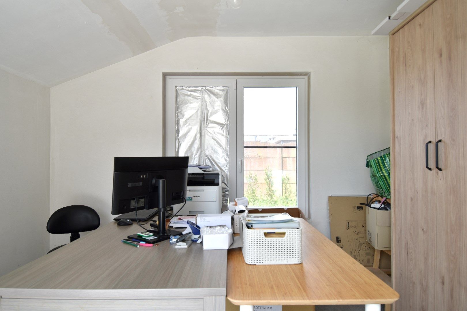 Alleenstaande woning met 4 slaapkamers, dubbele garage & Zuidgerichte tuin te koop in Ledegem foto 9