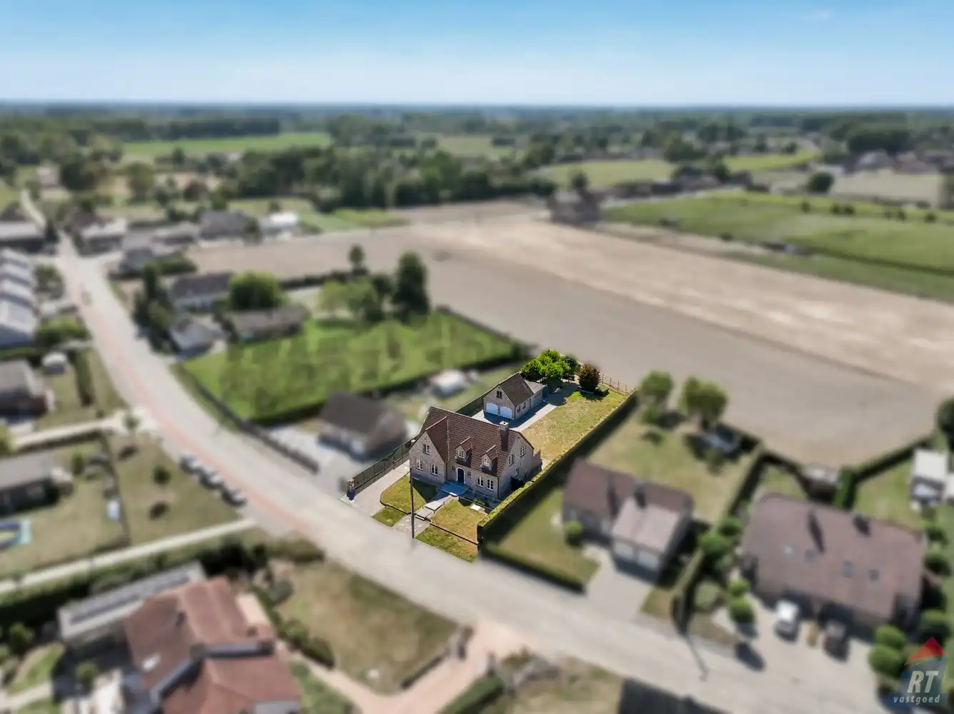 Zeer ruime, instapklare gezinswoning met  4 tot 5 slaapkamers foto 37