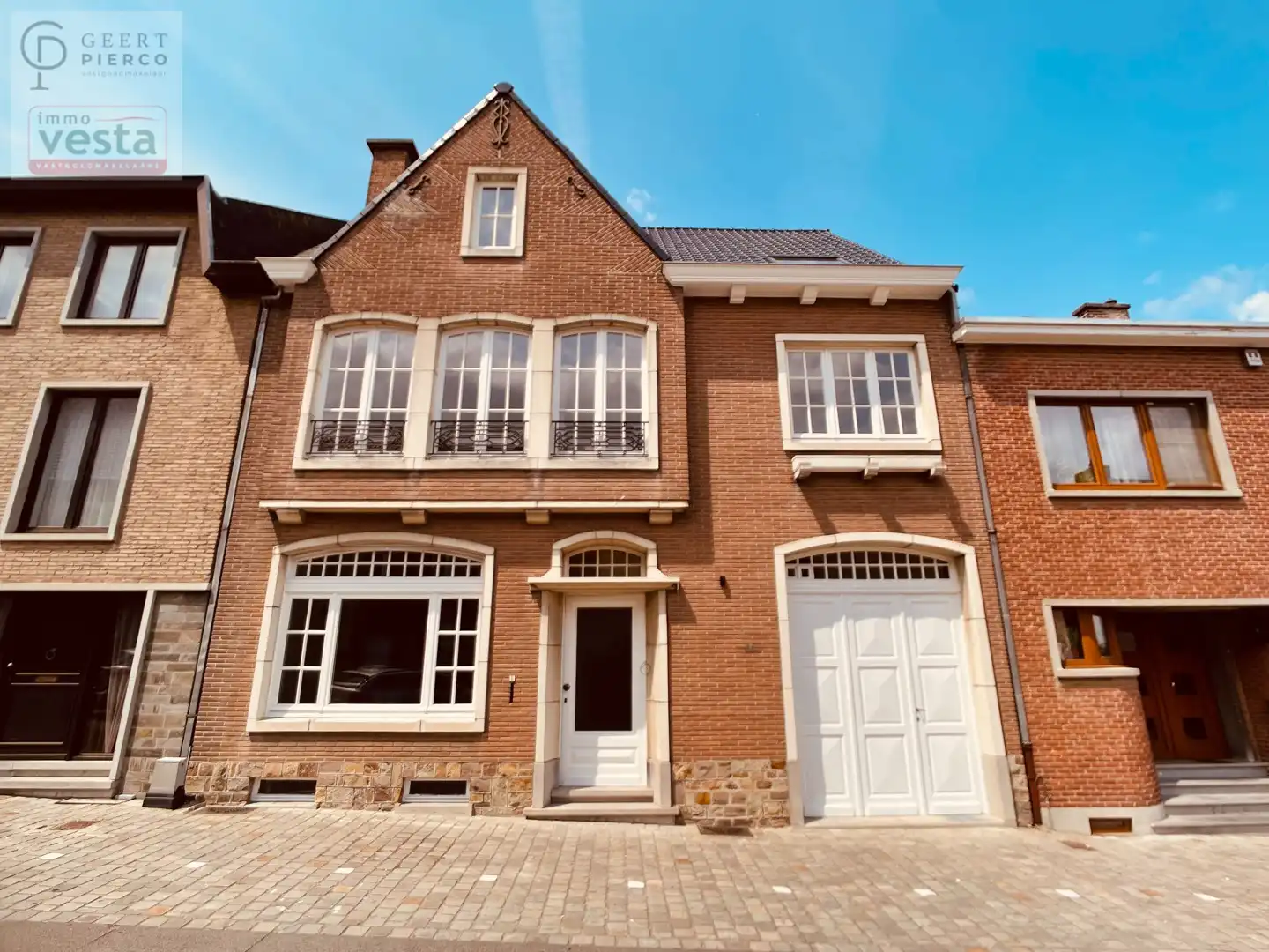 Prachtige gerenoveerde gezinswoning foto {{pictureIndex}}