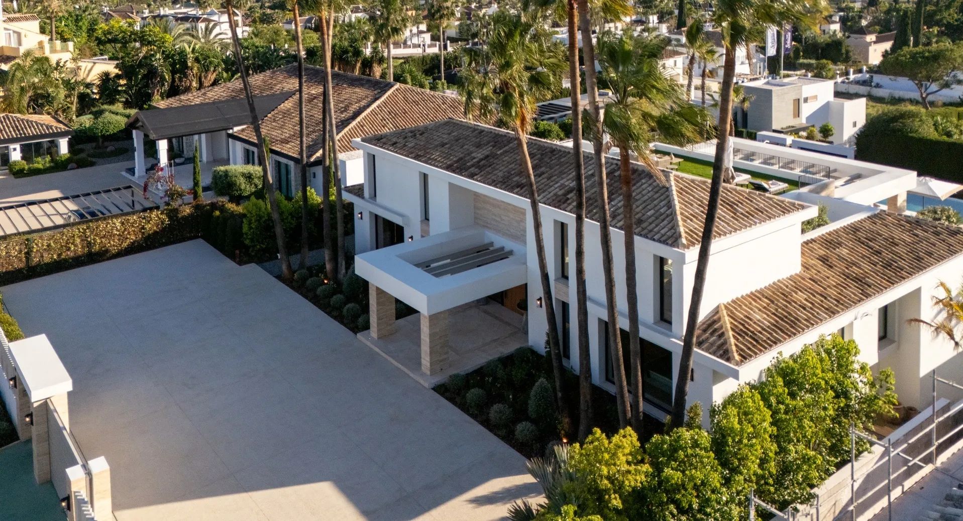 Pure perfectie in Nueva Andalucía: unieke villa met hoogwaardige afwerking foto 44